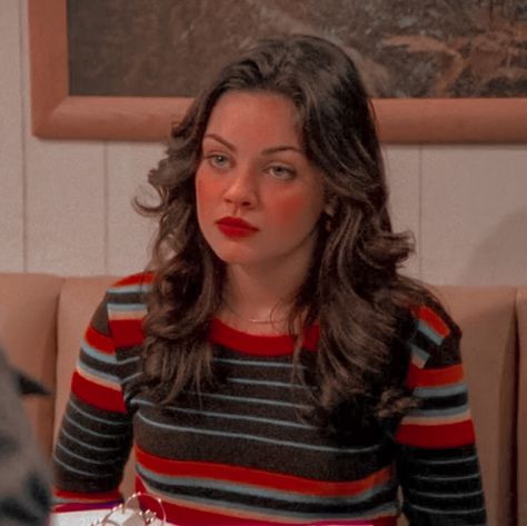 Jackie That 70s Show, 70s Fashion Men, Jackie Burkhart, High School Fashion, That 70s Show, Haircuts Straight Hair, Girl Things, Retro Hairstyles, Fashion Tv