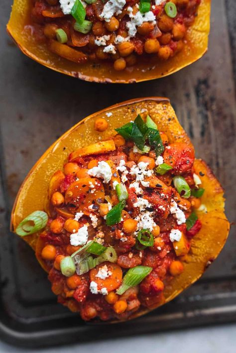 These chickpea stuffed spaghetti squash boats are packed full of vegetables and rich, vibrant flavours. Make roasted spaghetti squash with a chickpea filling featuring a hearty tomato sauce, and serve for a comforting dinner. Vegan, gluten-free, and low-carb. Chickpea Filling, Spaghetti Squash Vegan, Dishes For Thanksgiving, Vegan Spaghetti Squash, Spaghetti Squash Boats, Roasted Spaghetti Squash, Squash Boats, Stuffed Spaghetti Squash, Spaghetti Squash Casserole