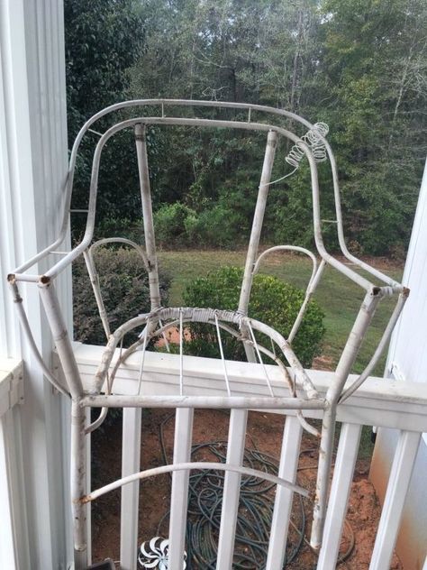 Wicker Chair Makeover, Old Wicker Chairs, Hoop Chair, Iron Chairs, Wicker Patio Chairs, Old Wicker, Craft Furniture, Glass Dining Room Table, Wrought Iron Chairs