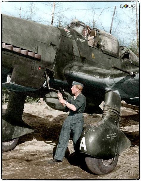 STUKA IN COLORS Photo Avion, Luftwaffe Planes, Germany Ww2, Wwii Airplane, Wwii Fighters, Wwii Photos, Wwii Plane, Ww2 Planes, Wwii Aircraft