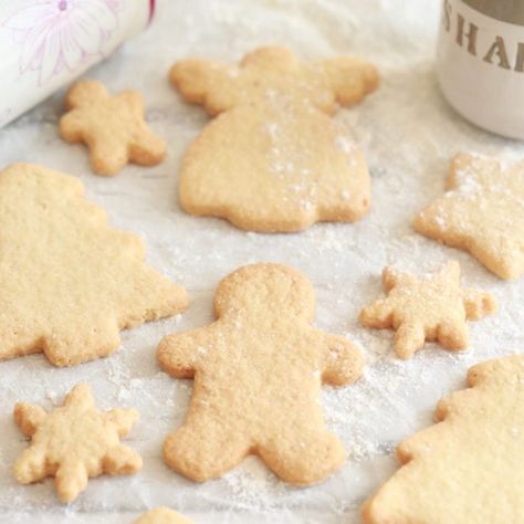 Easy Sugar Cookie Recipe - The ONLY cookie recipe you will need for the Holidays!! Sugar Cookie Recipe No Baking Powder, Quick Easy Sugar Cookies, Reindeer Template, Gemma Stafford, Basic Sugar Cookie Recipe, Selling Cookies, Chewy Sugar Cookie Recipe, Christmas Bakes, Pinterest Food