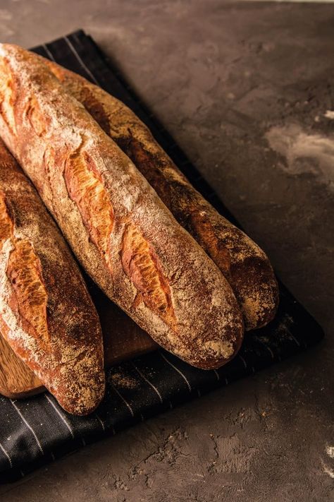 Baguette Aesthetic Paris, Baguette Photography, Baguette Aesthetic, France Baguette, France Bread, French Breads, Bread Aesthetic, Bread Photo, Italian Market