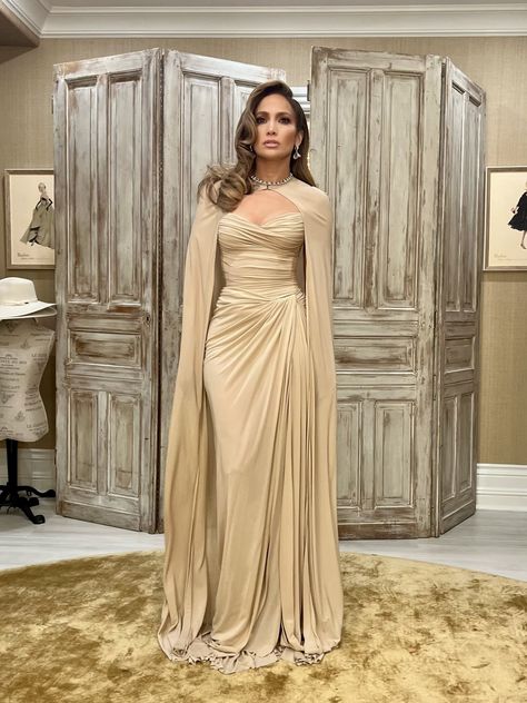 Jlo Red Carpet Dresses, Jlo Looks, Jlo Red Carpet, Custom Bridal Dress, Unique Party Dresses, Jennifer Lopez Dresses, Jennifer Lopez Dress, Classic Dresses, Fashion Gowns