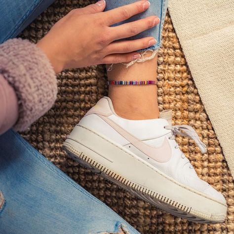 Handmade item Length: 18.5 Centimeters Materials: Cotton Closure: Slide lock Jewelry style: Boho & hippie Beach Festival Outfit, Boho Flat, Surfer Jewelry, Beach Festival, Beach Anklets, Ankle Chain, Festival Jewelry, Boho Designs, Anklet Jewelry