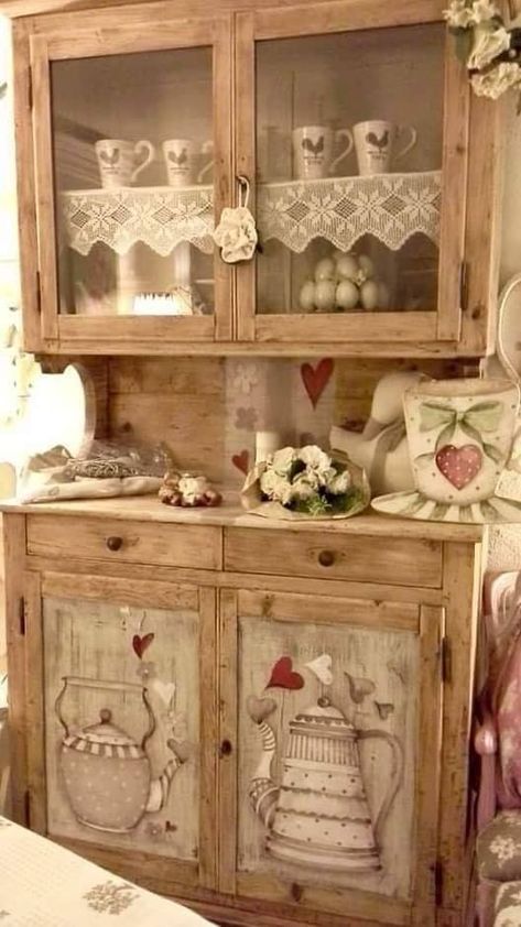 Credenza Shabby, Shabby Chic Modern, Antique Hutch, Chic Kitchen, Shabby Chic Kitchen, Funky Furniture, Shabby Chic Homes, Paint Furniture, Redo Furniture