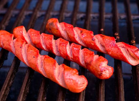 Spiral Hot Dogs Spiral Hot Dogs, Grilling Hot Dogs, Grilling Season, Saturated Fat, Learn To Cook, Skewers, Hot Dogs, Savoury Food, Main Dishes