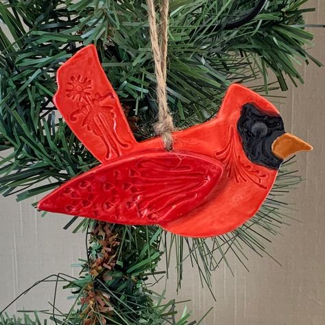 Clay Cardinal Bird, Ceramic Bird Ornaments, Clay Bird Ornaments, Clay Cardinal, Ceramic Cardinal, Bird Sketches, Dough Crafts, Ceramic Christmas Decorations, Clay Bird