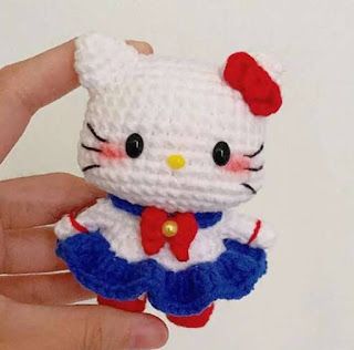 PATRONES AMIGURUMI GRATIS: PATRON GRATIS HELLO KITTY AMIGURUMI 68524 Knitted Toys Free, Amigurumi Hello Kitty, Hello Kitty Amigurumi, Crochet Kitty, Hello Kitty Crochet, Kitty Pictures, Knitted Toys Free Patterns, Hello Kitty Keychain, Crochet Panda