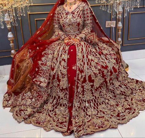 Red Pakistani Bridal Dress, Bridal Dresses 2022, Pengantin India, Walima Dress, Red Bridal Dress, Beautiful Bridal Dresses, Desi Wedding Dresses, Asian Bridal Dresses, Wedding Dress Outfit