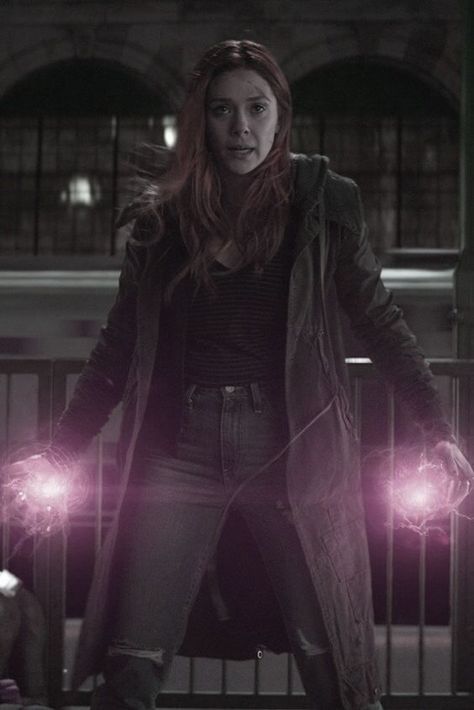 Witch Powers, Magenta Wedding, Superhero Suits, Scarlett Witch, Power Colors, Wanda And Vision, Wanda Maximoff, Marvel Women, Elizabeth Olsen