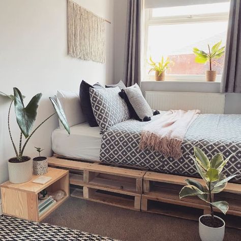 11 DIY Pallet Bed Ideas You Can Make Yourself | Apartment Therapy Pallet Bed Ideas, Pallet Bed With Lights, Palette Bed, Wood Pallet Bed Frame, Pallet Bed Frame Diy, Wooden Pallet Beds, Wood Pallet Beds, Pallet Bed Frames, Pallet Bed Frame