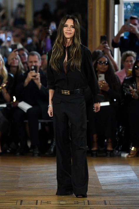 Victoria Beckham Joins Team Bob | Vogue Victoria Beckham Style 2000s, Victoria Beckham Style 2024, Victoria Beckham Hair 2023, Victoria Beckham Style 2023, Victoria Beckham 2024, Victoria Beckham Style 90s, Victoria Beckham Fashion Collection, Victoria Beckham 2023, Victoria Beckham Street Style