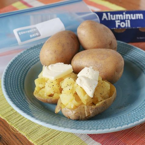 Can You Freeze Baked Potatoes, Freeze Baked Potatoes, Garlic Baked Potatoes, Double Baked Potatoes, Meal Sides, Leftover Baked Potatoes, Cooking Baked Potatoes, Freezing Leftovers, Spiced Vegetables