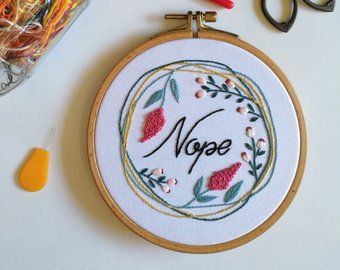 Plastic Embroidery, Needlework Ideas, Modern Embroidery Kit, Funny Embroidery, Embroidered Hoop, Beginner Embroidery Kit, Sewing Cards, Pretty Embroidery, Diy Embroidery Kit