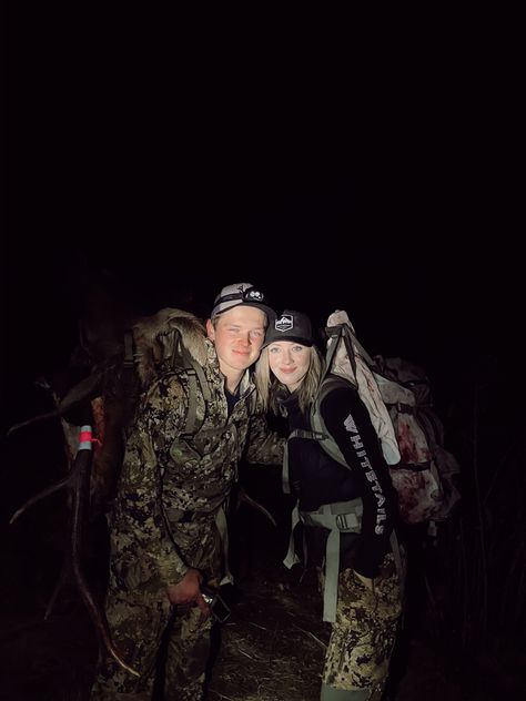 Hunting Couple Pictures, Hunting Relationship Goals, Hunting Couples, Hunting Couple, Country Relationship Goals, Country Couple, Country Relationships, Cute Country Couples, Relationship Things