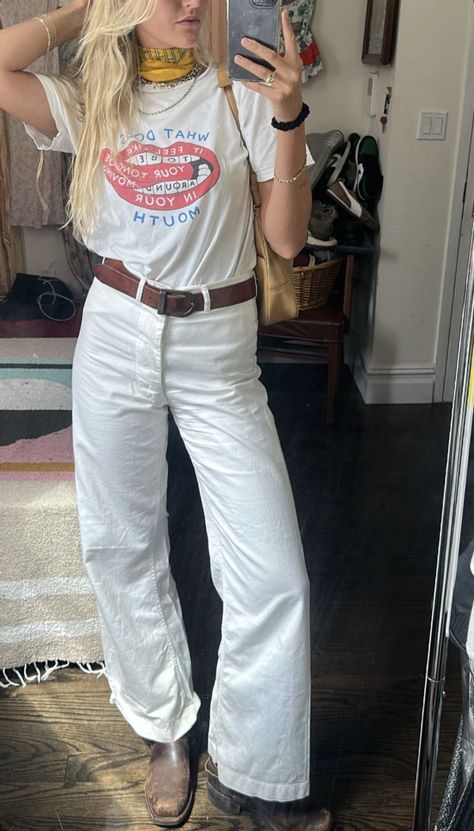 Women Overalls Outfits Summer, Outfits For Austin Texas Spring, Modern Western Clothing, Modern Cowgirl Aesthetic, Americana Style Fashion, Modern 70s Outfits, Corporate Cowgirl, Modern 70s Fashion, 70s Cowgirl