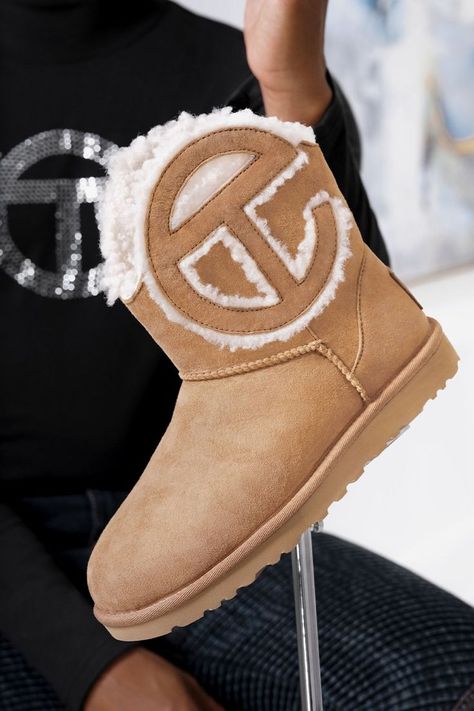 Telfar x UGG FW21 Drop 2 Collaboration Info | HYPEBEAST Telfar X Ugg, Mom Dr, Uggs Boots, Aldo Handbags, Dr Closet, Suede Slippers, Boots Winter, Beauty Dress, Chanel Espadrille