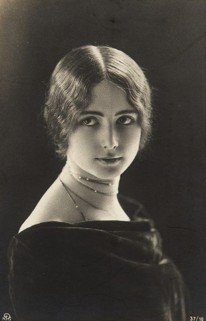 Cléo de Mérode (1875 – 1966), French dancer, circa 1903 Lily Elsie, Vintage Foto's, Grand Duchess Olga, Anna Pavlova, Old Portraits, Portrait Vintage, Spanish Actress, Fotografi Vintage, Photo Vintage