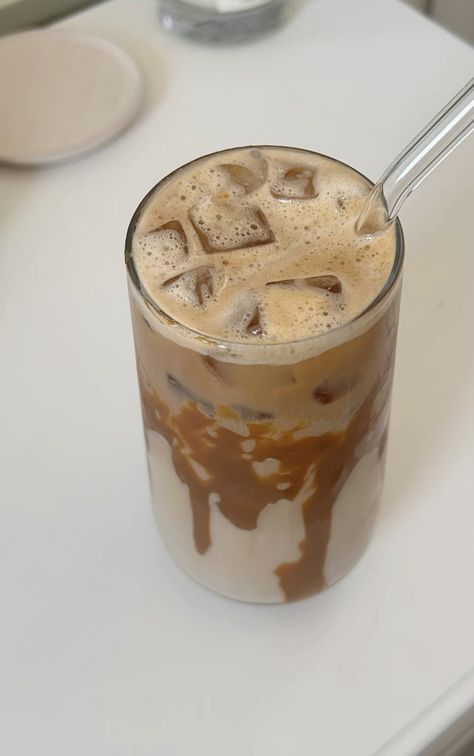 Caramel Iced Coffee Aesthetic, Caramel Coffee Aesthetic, Making Coffee Aesthetic, Iced Coffee Aesthetic Instagram, Ice Coffee Caramel, Caramel Ice Coffee, Ice Coffee Aesthetic, Iced Coffee Caramel, Iced Latte Aesthetic