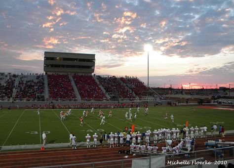 San Antonio, Texas High School Football "Friday Night Lights" American Private School Aesthetic, Novel Au, Highschool Photos, Football Friday Night, Aesthetic High School, High School Study, High School Funny, Football Friday, Taboo Game