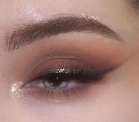 Different Makeup Aesthetics, Make Up Ideas Creative, Smokey Eyeliner Look, Unique Eye Makeup, Maquillage On Fleek, Eye Makeup Ideas, Swag Makeup, Eye Makeup Pictures, Ethereal Makeup