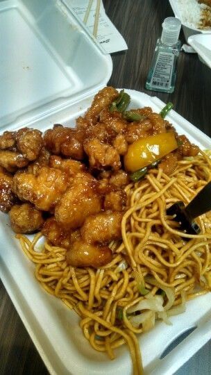 Orange Chicken Aesthetic, Orange Chicken And Noodles, Panda Express Noodles, Panda Express Aesthetic, Panda Express Orange Chicken, Extreme Food, Honey Sesame Chicken, Honey Sesame, Takeout Food