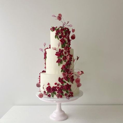 Wedding Cake Bougainvillea, Simple Floral Cake, Desert Wedding Decor, Floral Cake, Desert Wedding, Bougainvillea, Romantic Wedding, Cake Stand, Wedding Cake