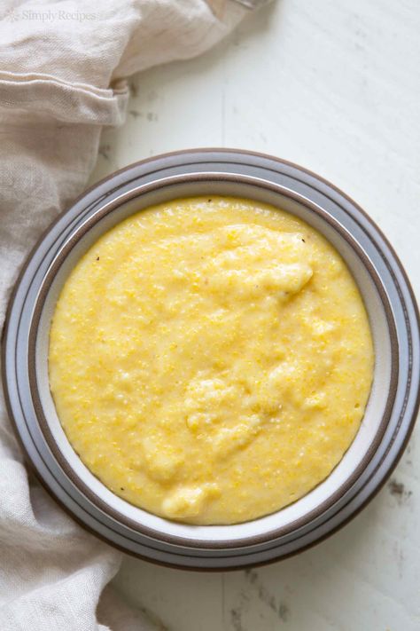 Creamy polenta! Perfect for serving with ribs, chicken, lamb chops, or veal. On SimplyRecipes.com Cornmeal Recipes, Polenta Recipe, Mediterranean Cooking, Polenta Recipes, Postre Keto, Creamy Polenta, Dinner Plans, Roasted Broccoli, Simply Recipes