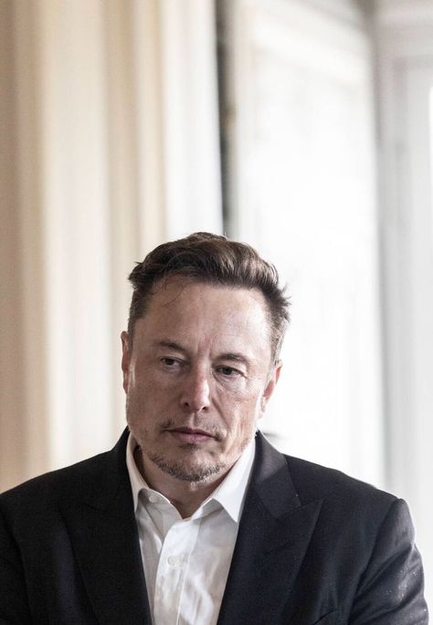 Elon Reeve Musk, Twitter Au, Elon Musk Tesla, Christ Tattoo, Angry Face, A Yacht, He Lives, Elon Musk, On Earth