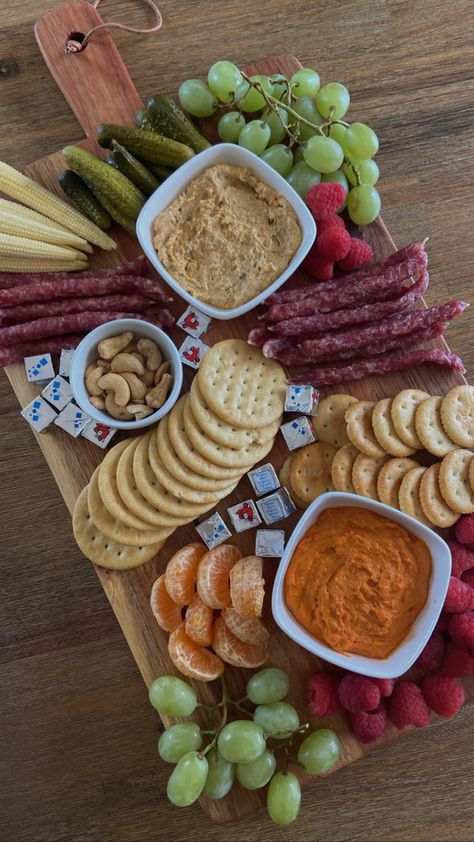 Graze Boards, Appetizer Platter, Food Platter, Snack Platter, Appetizer Platters, Snack Table, Dinner Table Decor, Club Sandwich, Food Board