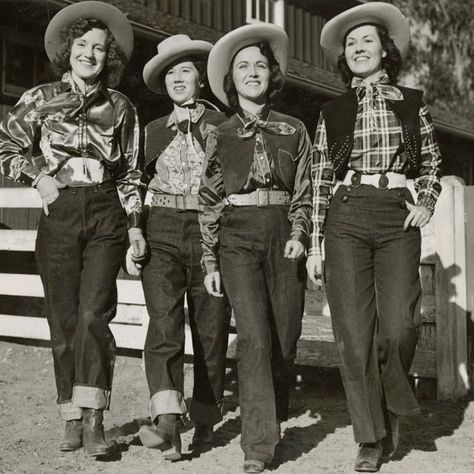 1940's Cowgirls! 1940s Women, Fashion 30s, Vintage Western Wear, Land Girls, Vegan Chef, Space Cowgirl, Fashion Reference, Womens Fashion Casual Winter, Western Wear For Women