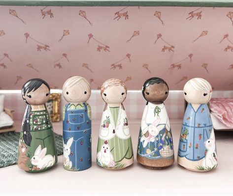 Nativity Peg Doll, Pretty Pegs, Detailed Paintings, Wood Peg Dolls, Bendy Doll, Peg People, Winter Wood, Clothespin Dolls, Wooden Pegs