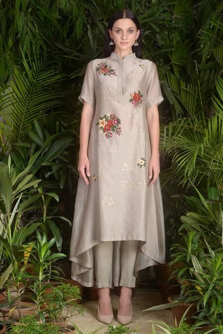 Buy Grey Mandarin Collar Chanderi Asymmetric Kurta And Pant Set For Women by Sahil Kochhar Online at Aza Fashions. Sahil Kochhar, Asymmetric Kurta, Party Wear Frocks, Girls Frock Design, Hippy Chic, Cotton Kurti Designs, Dress Neck Designs, Kurta Designs Women, Designer Outfits