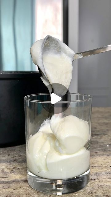 Minoo Mahdavian 🍋 on Instagram: "@minoomakesstuff is about to share a secret!   And that’s the secret to getting unlimited yogurt at home…so you never have to buy it from the store again.   And secret ingredient to making 2 ingredient yogurt is… YOGURT!   Once you’ve made yogurt one time, you can use that yogurt to make more yogurt, then again and again…   SAVE this unlimited yogurt hack and share it with a friend so they never buy yogurt again 🤫  Follow @minoomakesstuff for more easy healthy recipes! 💛  Here’s how to make unlimited 2 ingredient yogurt at home 👇🏻:   1. To a large pot add 2 litres of milk (bags of milk if you’re Canadian). Place on the stove and bring the milk to a boil.   2. Once boiling, remove your milk from the stove and allow it to cool to a point that it is no lo Alcaline Food, Home Made Yogurt, Yogurt Homemade, Recipe Developer, Frosting Recipes Easy, 2 Ingredient, Plain Yogurt, Reduce Food Waste, Secret Ingredient