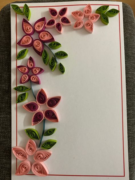 Quilling Photo Frames, Teachers Day Card, Paper Quilling Flowers, Teachers Diy, Diy Gift Set, Quilling Flowers, Paper Quilling Designs, Quilling Paper, Borders For Paper