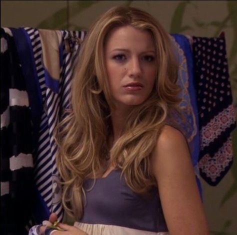 Gossip Girl Hairstyles, Blake Lively Gossip Girl, Blake Lively Hair, Gossip Girl Serena, Stile Blair Waldorf, Lipgloss Makeup, Serena Van Der, Vacation Hairstyles, Hairstyles 2024