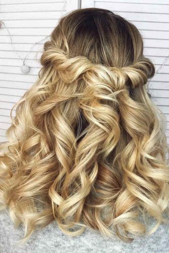 Graduation Hairstyles To Pair With Your Cap And Look Great ★ See more: http://lovehairstyles.com/graduation-hairstyles-ideas/ Grade 8 Grad Hairstyles Half Up, Graduation Hair Styles With Cap, Graduation Hairstyles With Cap Curls, Hair Styles For Graduation Cap, Grad Cap Hairstyles, Grade 8 Grad Hairstyles, Graduation Hairstyles For Long Hair, Grad Hairstyles, Cap Hairstyles