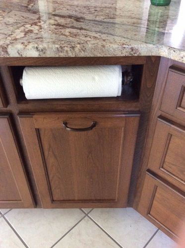 I am going to build a cubby for my paper towels in a kitchen drawer. It will not have a face plate on it. What can I use as my paper towel holder? Ideally, I wo… Kitchen Countertops Organization, Cabinet Organization Diy, Towel Holder Diy, Apartment Kitchen Organization, Diy Kitchen Accessories, Paper Towel Storage, Drawer Paper, Kitchen Drawer Storage, Kitchen Paper Towel