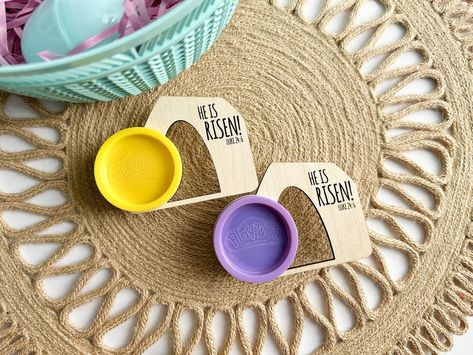 Easter Jesus Crafts, Christian Easter Basket, Toddler Easter Gifts, Christian Easter Gifts, Jesus Tomb, Holiday Baskets, Easter Items, Easter Tags, Bible Study For Kids