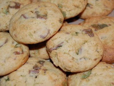 Peppermint Crisp Cookies, Milo Biscuits, Crisp Cookies, Peppermint Crisp, Grilled Salmon Recipes, Vanilla Essence, Grilled Salmon, Salmon Recipes, Peppermint