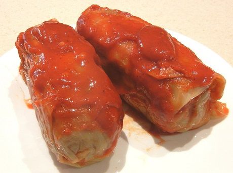 Cajun Crawfish Cabbage Rolls Recipe Polish Golumpki Recipe, Polish Stuffed Cabbage, Slovenian Food, Cabbage Rolls Recipe, Recetas Keto, Cabbage Rolls, Creative Lifestyle, Kielbasa, Polish Recipes