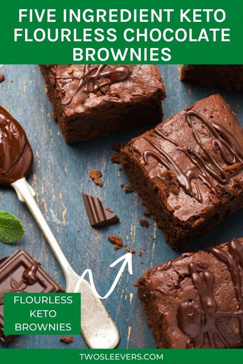 Five Ingredient Keto Flourless Brownies are moist, delicious, and have 3 gms of carbs per serving. These taste just like the real thing! | Keto Brownies | LowCarb | Keto Desserts| Low Carb Desserts | TwoSleevers | #Keto #Flourless #Brownies #LowCarb #LowCarbDesserts #KetoDesserts Desserts Low Carb, Flourless Chocolate Brownies, Sugar Free Brownies, Flourless Brownies, Low Carb Brownies, Keto Beef Recipes, Keto Brownies, Low Carb Chocolate, Flourless Chocolate