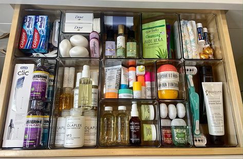 Apartment Things, Bathroom Drawer Organization, Home Inspo Cozy, Bathroom Drawers, House Organisation, Future Apartment Decor, Home Inspo, Home Organisation, Apartment Decor Inspiration