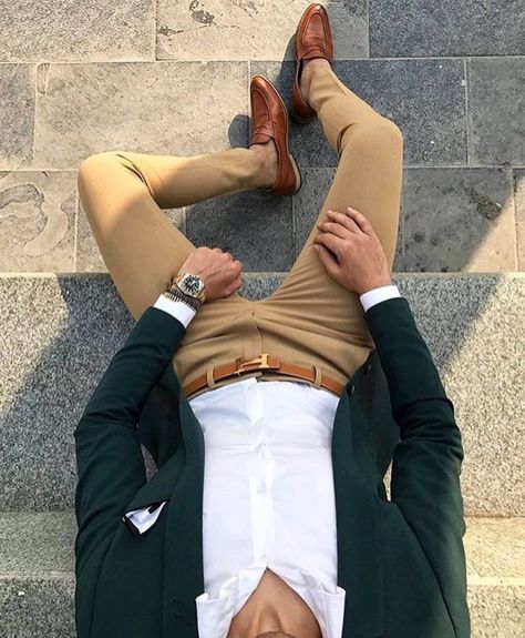 Cool Stil Masculin, A Man In A Suit, Man In A Suit, Casual Suits, Shirt Outfits, Mens Fashion Smart, Mens Fashion Urban, Green Blazer, Stil Inspiration