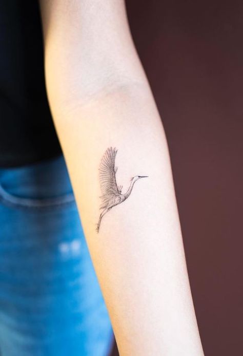 South Korean Tattoo Ideas, Great Egret Tattoo, Egret Tattoo Design, Fine Line Heron Tattoo, Korean Crane Tattoo, Great Heron Tattoo, Small Crane Tattoo, Heron Back Tattoo, Heron Tattoo Design