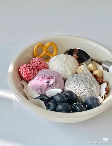 Dehydrated Yogurt Bowl, Dehydrated Yogurt, Yogurt Bowl Aesthetic, Dry Yogurt, Dried Yogurt, Bowl Aesthetic, Yogurt Bowls, Pins Board, Aesthetic Korean