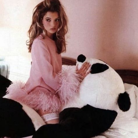 Kate Moss 90s, Kate Middleton Hair, Kate Moss Style, Kate Moss, Divine Feminine, Gossip Girl, Girly Things, Pretty In Pink, Cool Girl