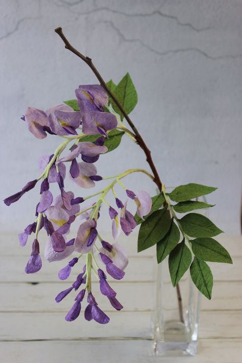 Crepe Paper Wisteria, Wisteria Branch, Paper Wisteria, Bridgerton Vibes, Bridgerton Aesthetic, Flower Varieties, Paper Flower Patterns, Nature Craft, Paper Plants