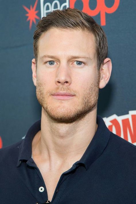 Tom Hopper (Game of Thrones S7) Hot British Actors, Alan Ritchson, Tom Hopper, Javon Walton, Actors Male, Black Sails, British Actors, Handsome Actors, Hollywood Actor