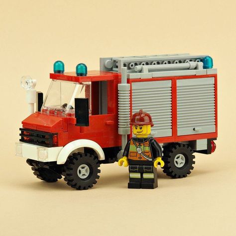 Lego Unimog, Outdoor Toys For Boys, Lego City Ideas, Lego Fire, City Ideas, Classic Lego, Lego Cars, Garbage Truck, Lego Stuff